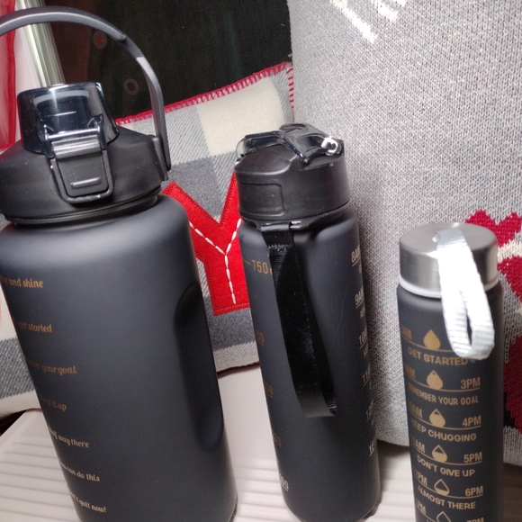 3 BLACK w/Gold writing Water Bottles Set: 64oz, 25oz, 10oz, All with Handles - Picture 11 of 16